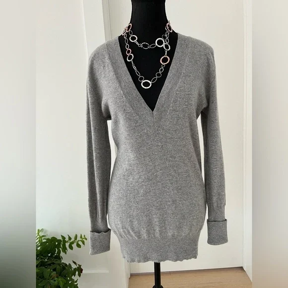 AUTUMN CASHMERE Deep V Neck Pullover Fine Knit Sweater Bodycon Luxury Minimalist - Picture 1 of 14